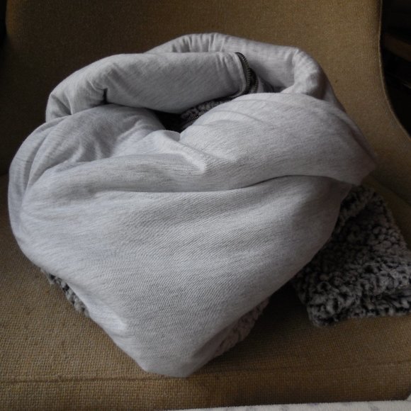 Grey Fleece Pullover - Picture 5 of 7